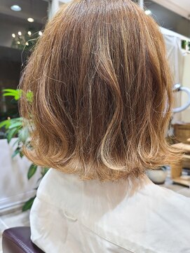 セントロバイゼクト(centro by zect) 外ハネ切りっぱなしボブ