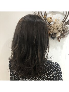 マド ヘア(mado hair) ゆるふわセミディ