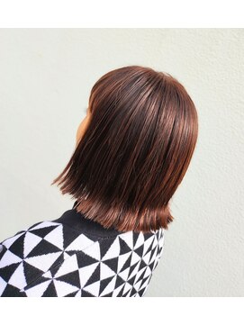 ロッキンヘアー(Rockin' hair) ケラリファイン・艶・まとまり外はねボブ