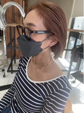 ヘアー アイス ルーチェ(HAIR ICI LUCE) ピンクベージュ 切りっぱなしボブ /西田