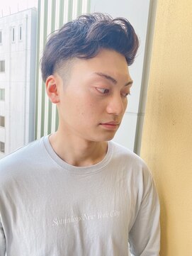 ロンド ストラーダ 心斎橋(Lond strada) 短髪かき上げ刈り上げ韓国マッシュ　スキンフェード