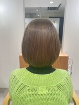 エン(eNN)&nbsp;20代30代丸みボブ/カーキーグレージュ