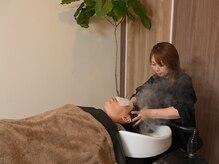 ヘア キィー(hair key)の雰囲気（フルフラットのシャンプー台でゆったりお過ごしください◎）