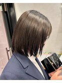 オリーブグレージュ