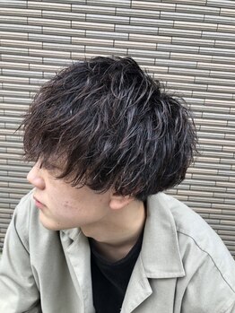 美容室さかもと 本店の写真/【ご新規様メンズカット＋眉カット¥5000】スパイラルやツイストの特殊パーマでスタイリングが楽になる◎