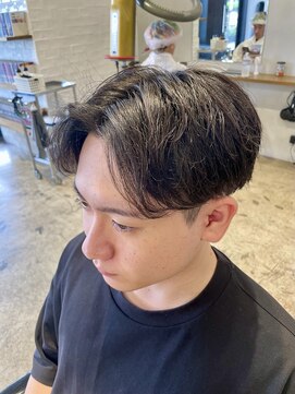 ザデイ カットアンドカルチャーショップ(THE DAY CUT&CULTURE SHOP) ナチュラルセンターパート
