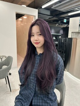 シイム(CYM) 透明感パープルグレージュ/レイヤーカット/ロング