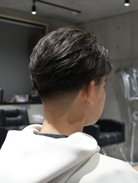 メッツ 原宿(METS) MEN'S/テーパーフェード×毛流れサイドパート/ショート/短髪