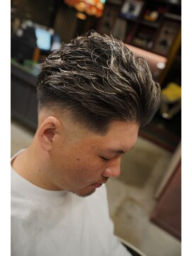 フォーコーナーズカットショップスリーセント 栄(FourCornersCutShop 3/cent) スパイラルメッシュ