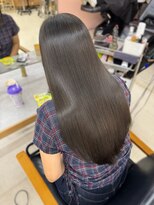 エクラ(ECLAT)&nbsp;赤みの少ないオリーブグレージュ　ワンカラー