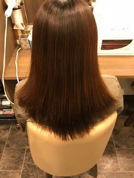カット プラス ワン(Cut Plus One) 多毛ロングも内側すいてすっきりロングストレート！