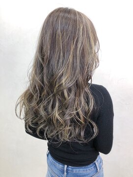 ジゼル(gisele) ハイライトバレイヤージュ