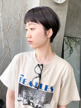 トゥコ(tuco) ショートヘアすっきりショートオン眉ショート耳掛けショート