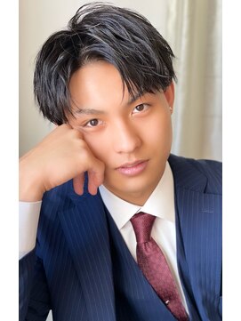 アドール(ADOR) [MIHO*ADOR]スーツ / メンズカット / センターパート / 眉カット