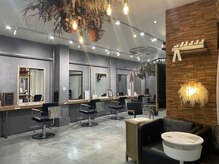 スイート ヘアデザイン(Suite HAIR DESIGN)の雰囲気（ドライフラワー溢れる店内、ほのかに香る空間[鹿児島/天文館]）