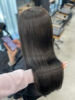 アリュウル 表参道 青山(Allure) 暗いけど重くならないダークグレーカラー◯ 伊藤