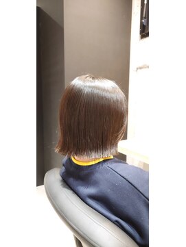 ジーナ(ZINA) 切りっぱなしボブ