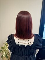 ラヴィン(LOVIN’)&nbsp;顔まわりレイヤー/レッド/ミディアムボブ