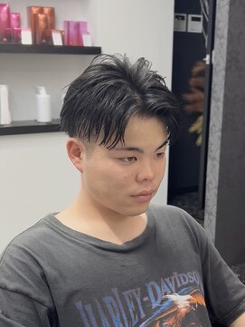 ザ アクネ 岡崎竜美丘店(THE ACNE) ＊アップバング/センターパート/眉カット