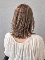 ラベルムバイエーケー(La Belleme by AK)&nbsp;肩下ボブレイヤー ナチュラルベージュ