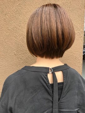 トップヘアー アヴェニュー 刈谷(TOPHAIR Avenue) 綺麗なシルエットにこだわったショートボブ/アースカラー