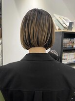 トナリ(tonari)&nbsp;丸くならないボブ×コントラストルーツカラー