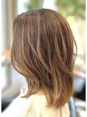 ミディアムレイヤースタイル