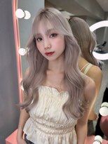 ボタン シブヤ(VOTAN SHIBUYA)&nbsp;韓国ヘア/顔まわりカット/くびれヘア/前髪あり/ハイトーンカラー