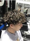 メンズパーマツイスパ波巻きスパイラルマッシュセンターパート