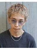 spiky short × blond color