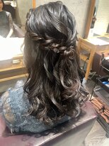 アフィナー(Afinar)&nbsp;【横浜/横浜駅】ゆるふわハーフアップ