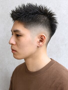 アクシス 津田沼(AXIS) スパイキーベリーショート×フェードカットの最旬ビジネス