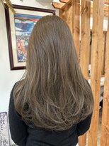 ルイ(ROUIS produced by LUCK 津田沼) ミルクティーベージュ/白髪ぼかし/レイヤーカット/30代ヘア