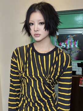 スリット(slit) 黒髪×ハードレイヤーのショートウルフ