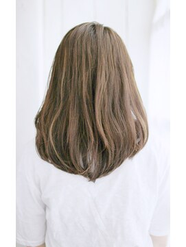 フォーハウス プラスエヌ(FOURHAUS +n) 20代30代40代 心地いい鮮度高めロング【草津】