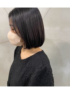 トラン(TRAN) 酸性ストレート ボブ