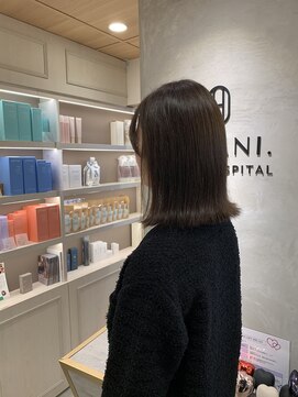 アマニ ヘアー ホスピタル(AMANI. HAIR HOSPITAL) ロブ◎カーキベージュ