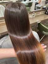 ヘアーアンドメイク ビス(HAIR&MAKE bis)&nbsp;ツルツル☆話題の髪質改善トリートメント【黒田あさみ】