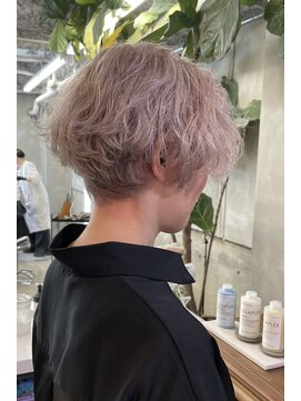 ザ デイ(THE DAY) ホワイトベージュとショート【ケアブリーチ】