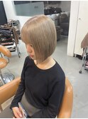 ミニボブ　ハイトーンベージュ