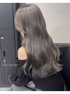 ベレーザ 渋谷(BELEZA) 11189黒髪アッシュブラックグレージュ韓国風巻きレイヤーカット