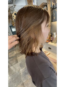 シェド(shed.) 外ハネミディアムレイヤー