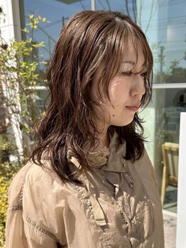 「パーマ、私に似合うのかな？」と迷うあなたへ｜福山で”似合わせ×抜け感パーマ”が得意な美容室