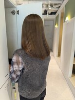 ムーム(Momb)&nbsp;ブリーチありのベージュカラー