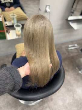 エミーバイモアムー(Emmie byMoremuu) 【あいり】ミルクティーベージュ