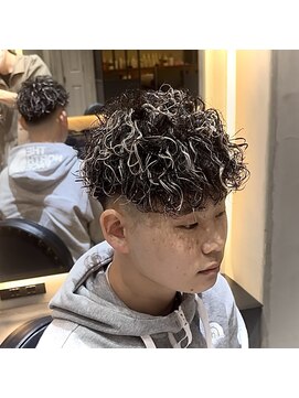 超イメチェンのホワイトメッシュパーマ