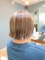 リビングルームス 茅ヶ崎(Living rooms)&nbsp;切りっぱなしボブ/ハイライト/赤みなしベージュ