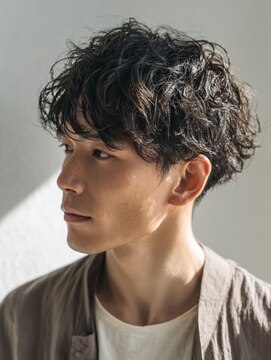 アース 天満橋店(HAIR & MAKE EARTH) メンズ刈り上げダウンパーマやフェザーパーマ