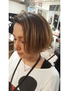 ペネロープ(Penelope) 切りっぱなし前下がりボブ！