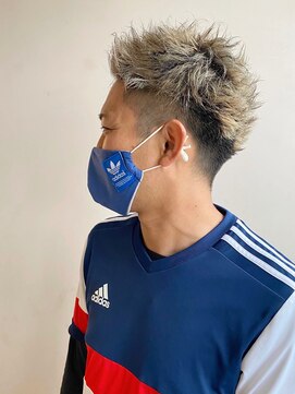 リプレイ ヘアデザイン(REPLAY HAIR DESIGN) ツーブロック 刈り上げ ブリーチカラー スモーキーアッシュ